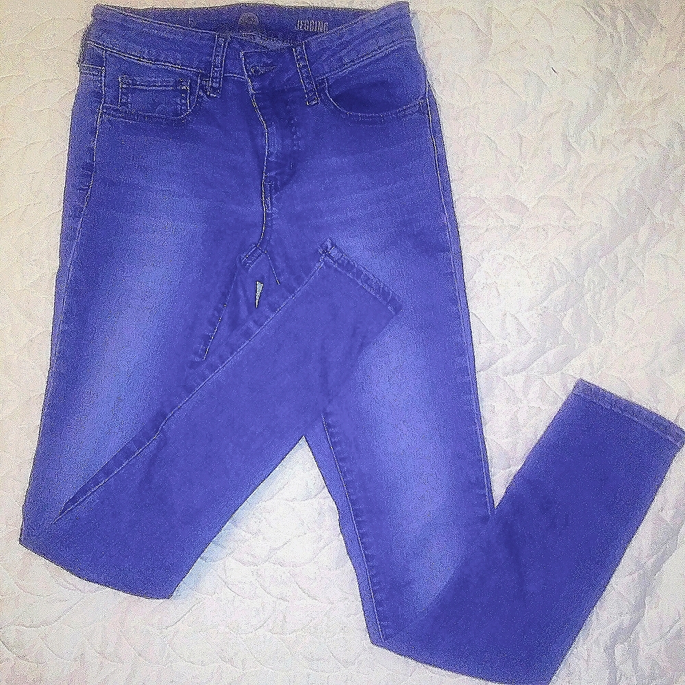 Mid-rise. SO jeggings. Size 5. Gently worn.